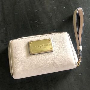 MARC JACOBS wristlet